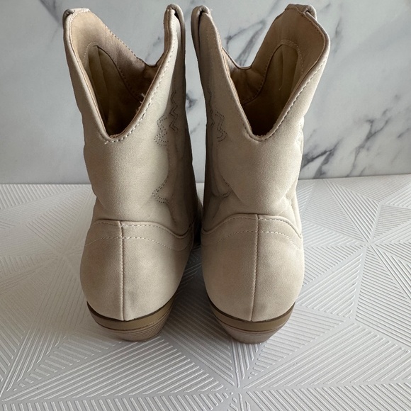 Soda Women Cowgirl Western Stitched Ankle Boots Pointed Toe Short Booties Size 7 - Picture 5 of 10